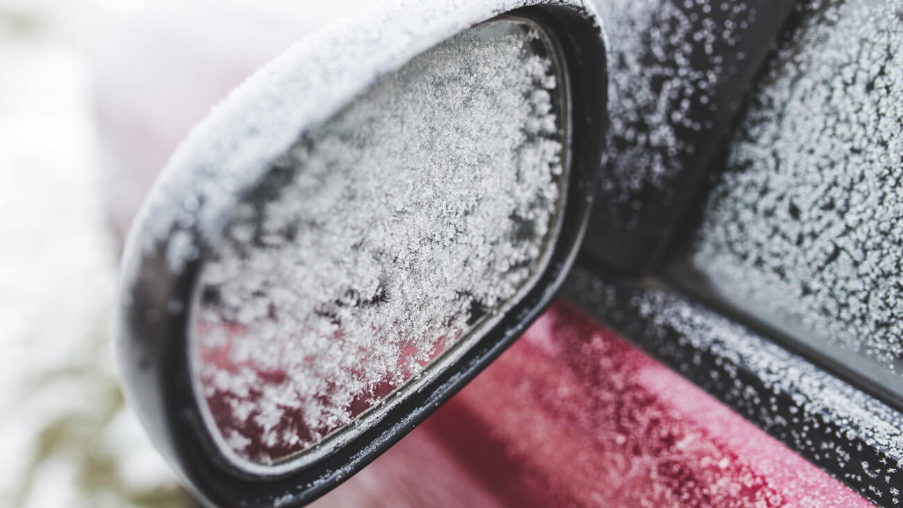 Poškodenie auta snehom a ľadom